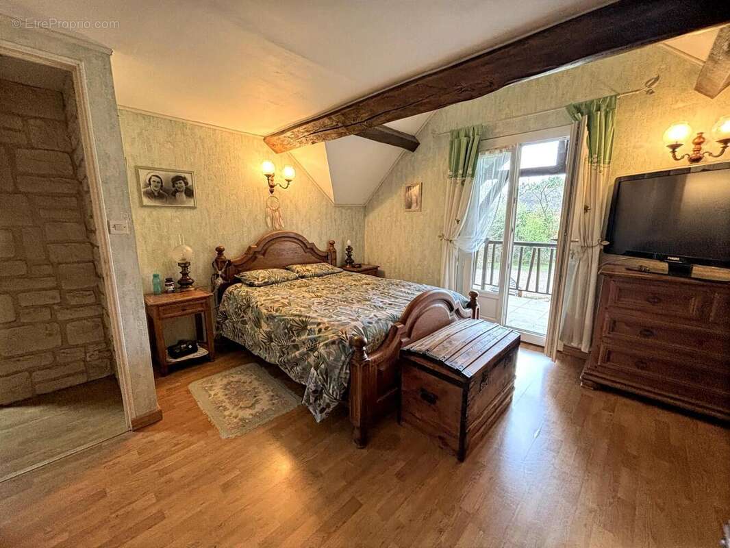 Maison 190 m² à Montcorbon  - photo 9