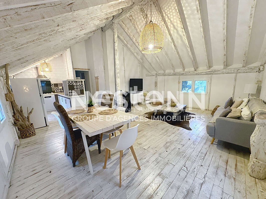 Maison à BELLEGARDE