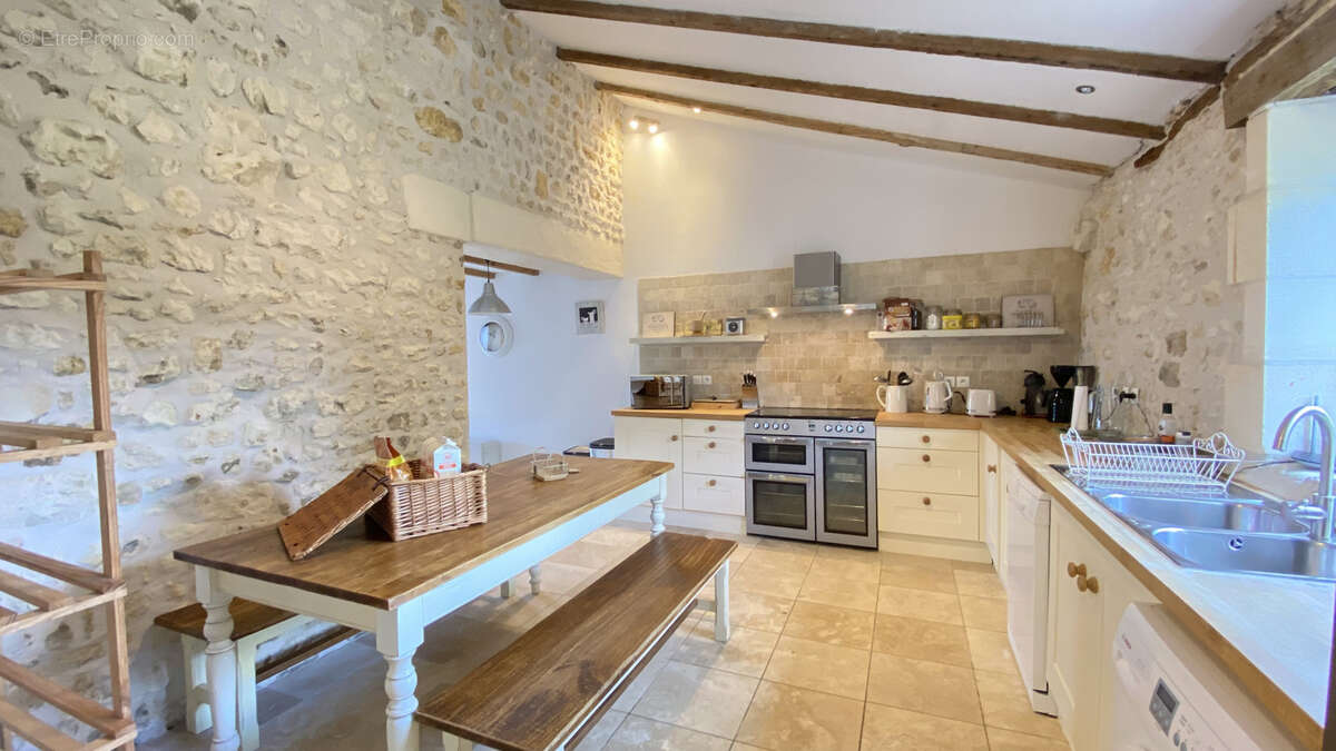 Maison à MORTAGNE-SUR-GIRONDE