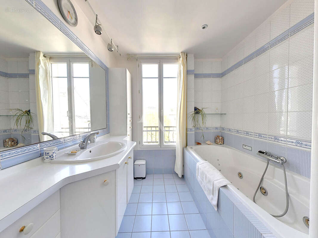 Maison à BRY-SUR-MARNE