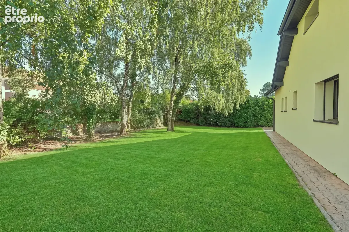 EXCLU à CESSY, villa individuelle T6 avec jardin, garage et vue - photo 5