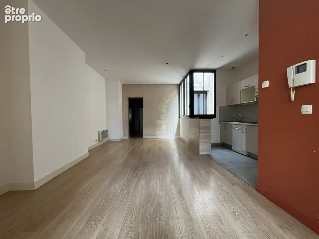 Appartement T3 de 81 m2 - Immeuble en pierre - Quartier Saint-Michel - photo 2