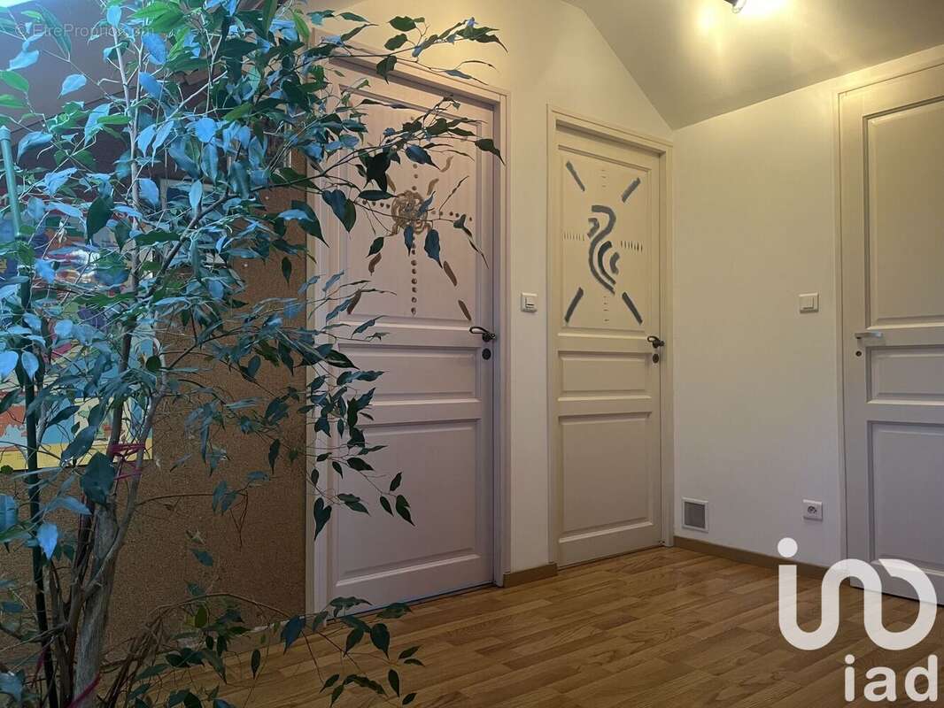 Maison 132 m² à Saint-Mesmin  - photo 6