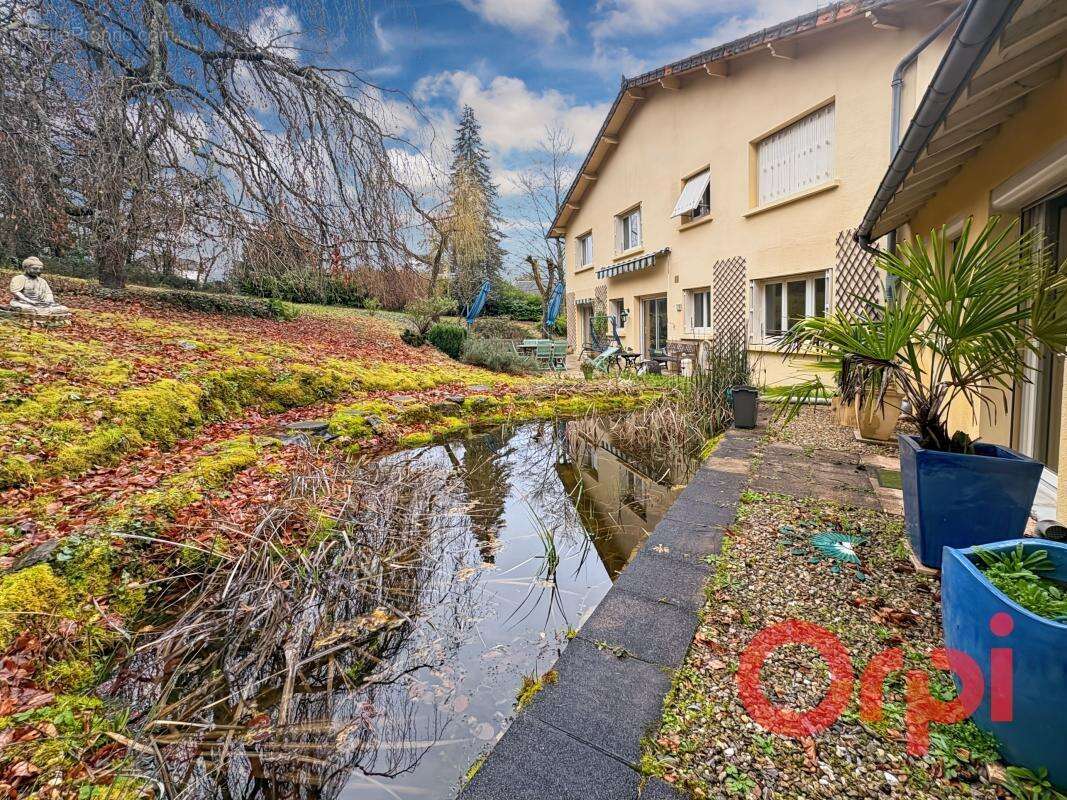 Maison à SAINT-AMAND-MONTROND