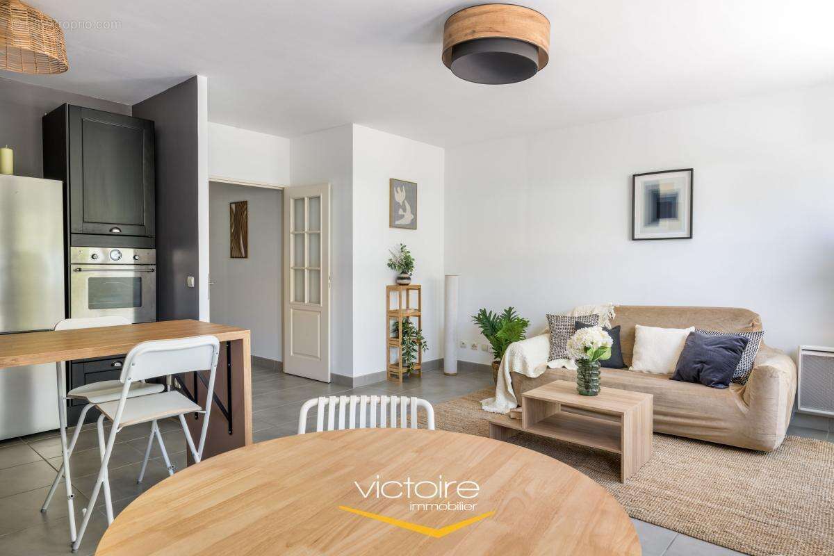 Lyon 3 LA BUIRE - Magnifique et lumineux T2 traversant avec balcon à vivre sur jardins - photo 7