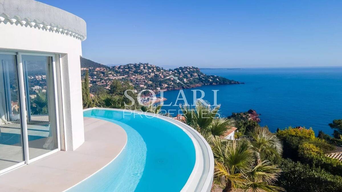 Maison à THEOULE-SUR-MER