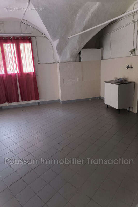 Appartement à POUSSAN