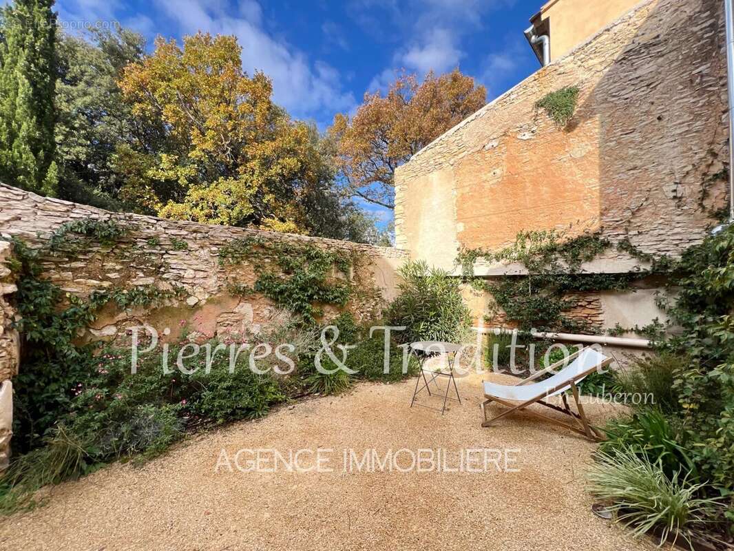 Maison à SAINT-SATURNIN-LES-APT