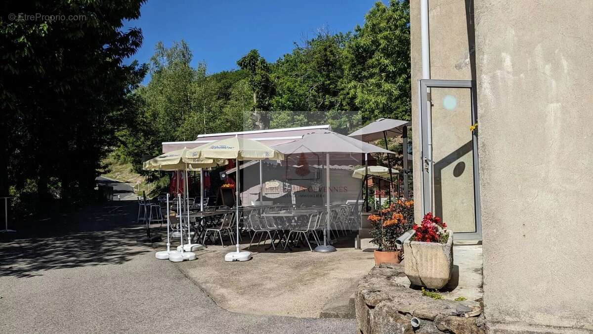 Maison à LE COLLET-DE-DEZE