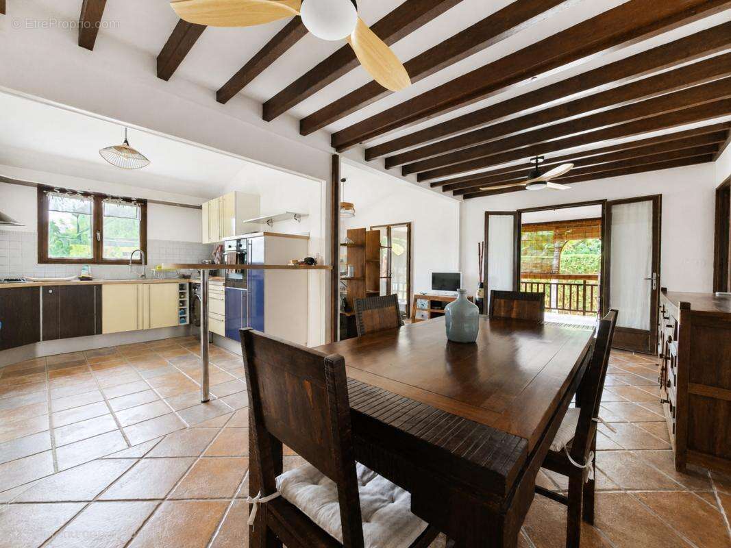 Maison à SAINTE-SUZANNE
