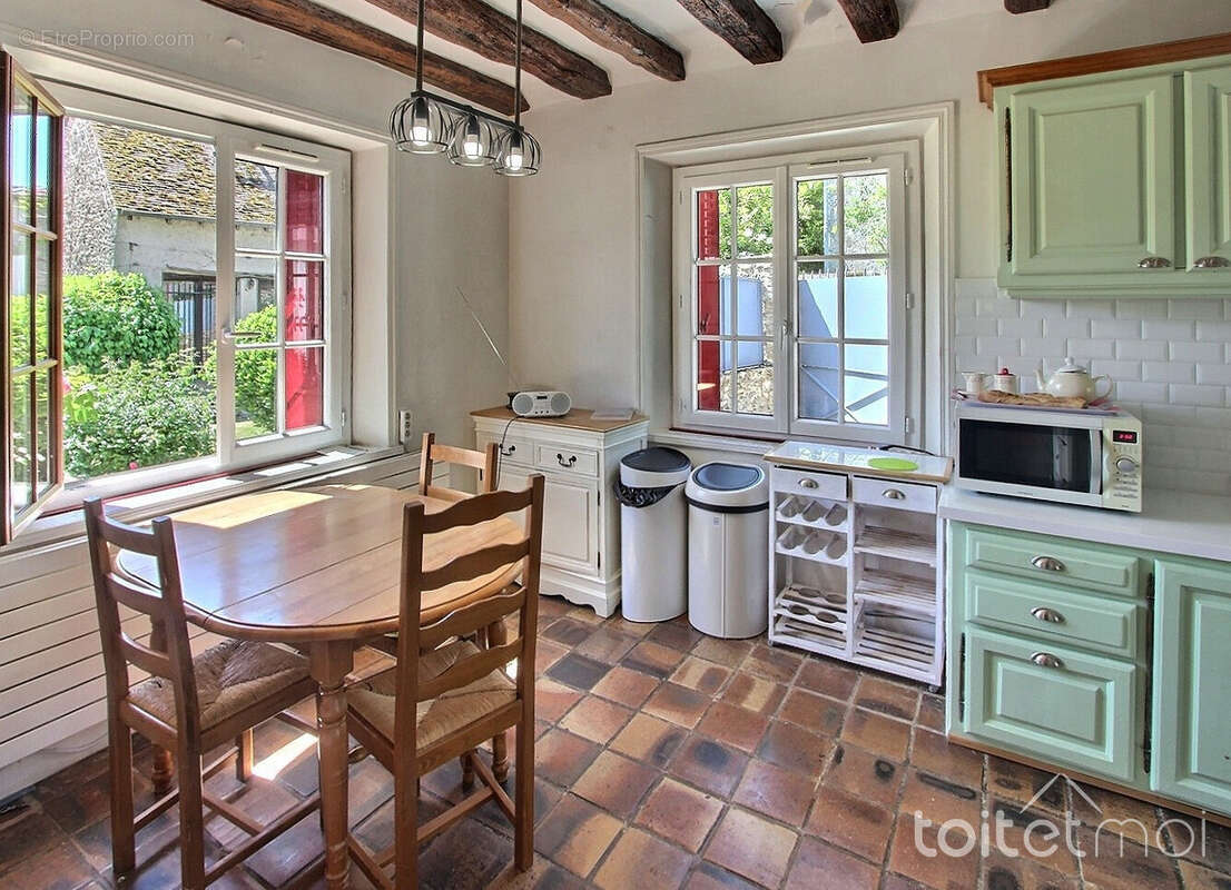 Maison à LA CELLE-LES-BORDES