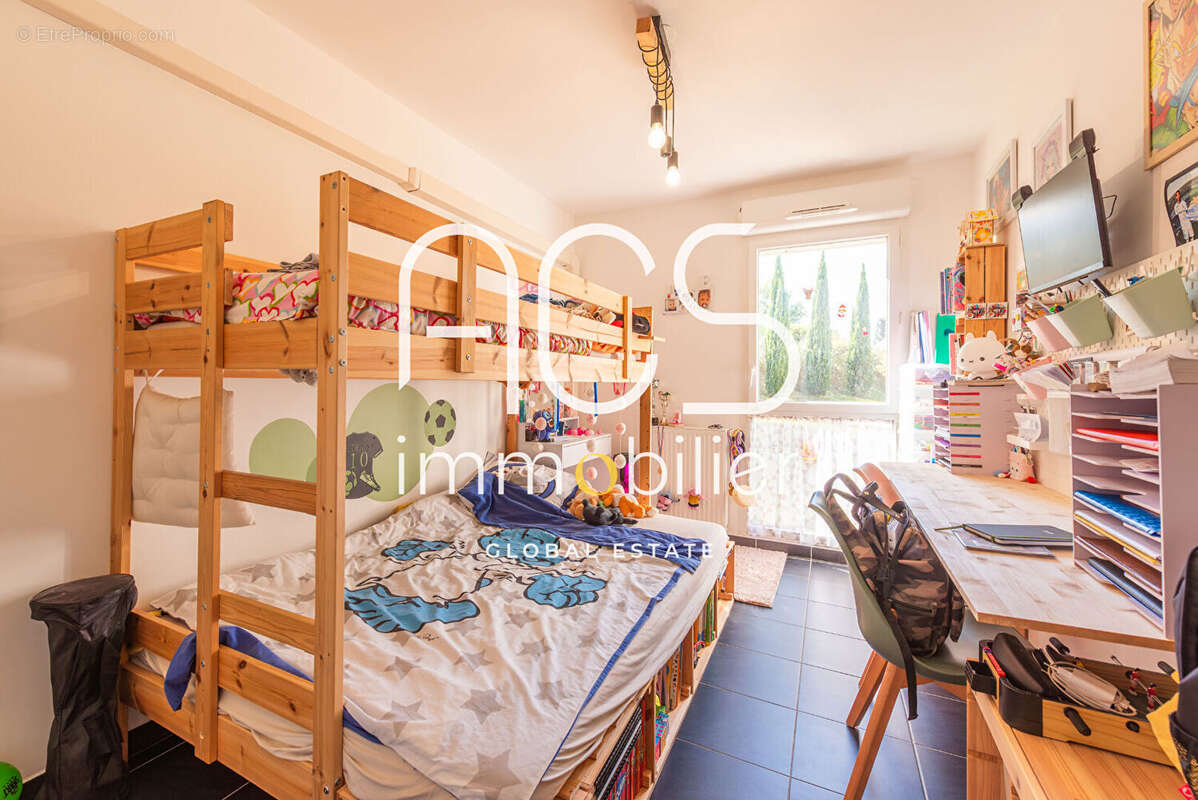 Appartement à CHATEAUNEUF-LES-MARTIGUES
