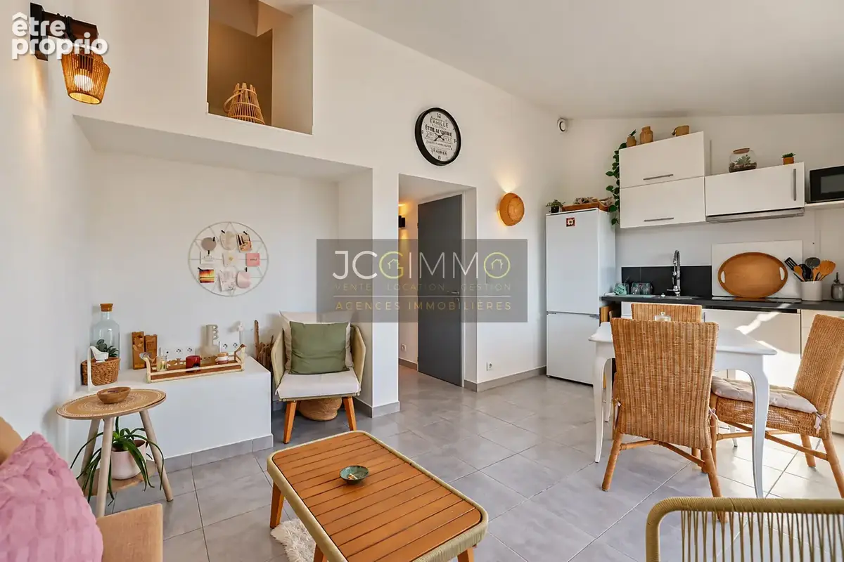 Appartement T2 de 32,78m2 loi carrez entièrement rénové avec terrasse tropézienne ! - photo 6