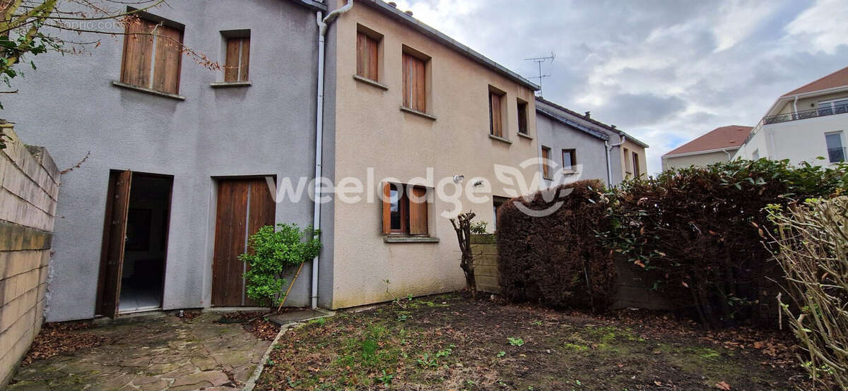 Maison à JOUY-LE-MOUTIER
