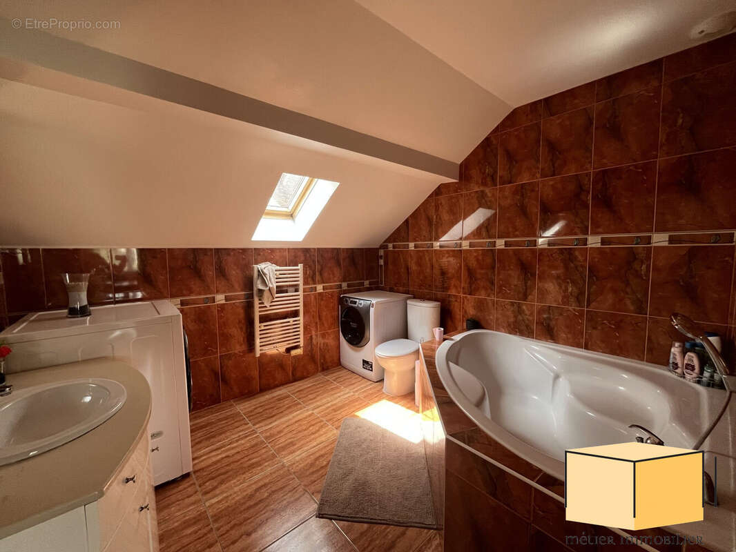 Maison 143 m² à Culoz  - photo 5