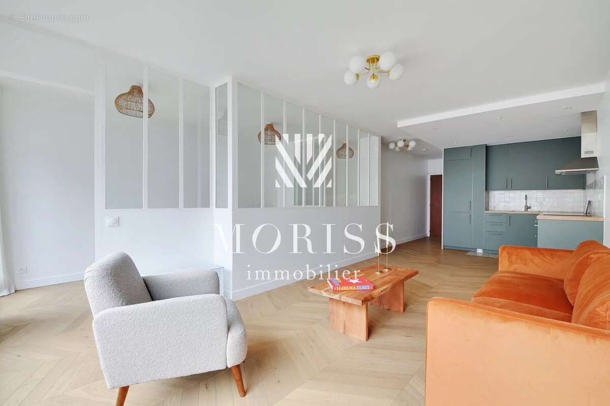 Appartement à PARIS-16E