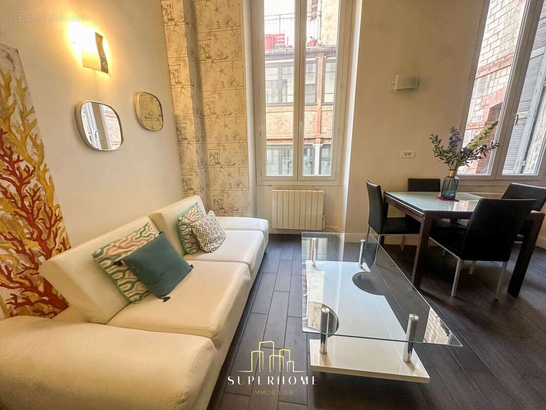 Appartement à MARSEILLE-1E