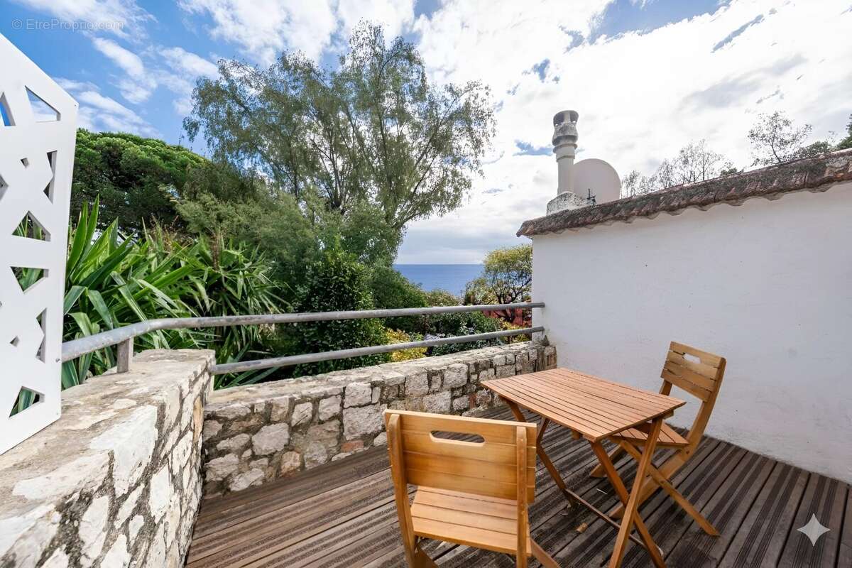 Cannes croix des gardes - maison de caractere – beaux volumes - photo 14
