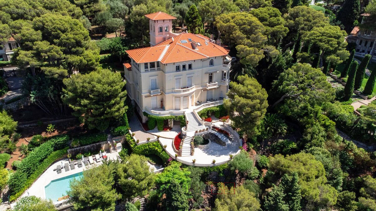Appartement à ROQUEBRUNE-CAP-MARTIN