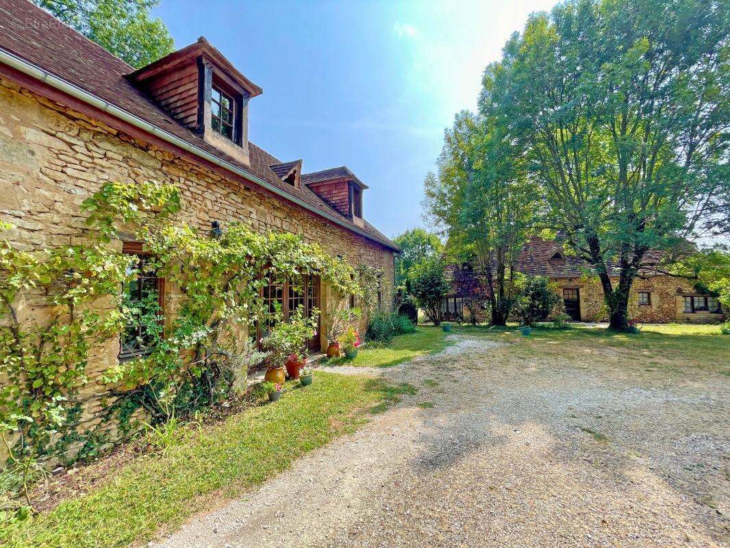 Maison à MAUZENS-ET-MIREMONT