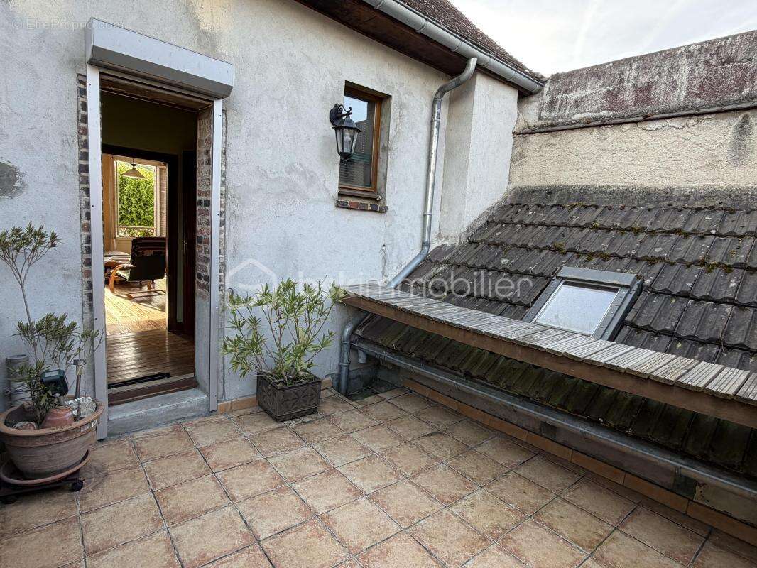 Maison à VILLENEUVE-SUR-YONNE