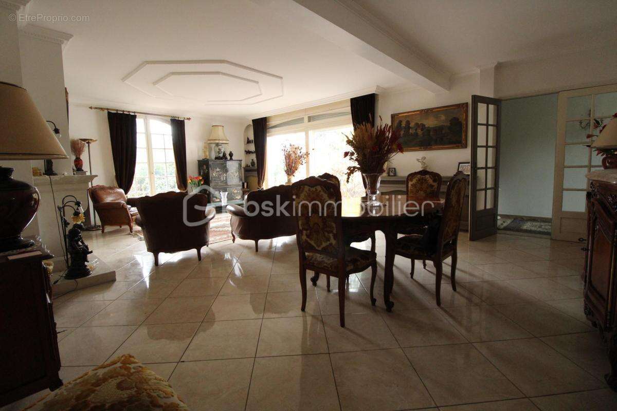 Maison individuelle de 7 pièces avec piscine - photo 2