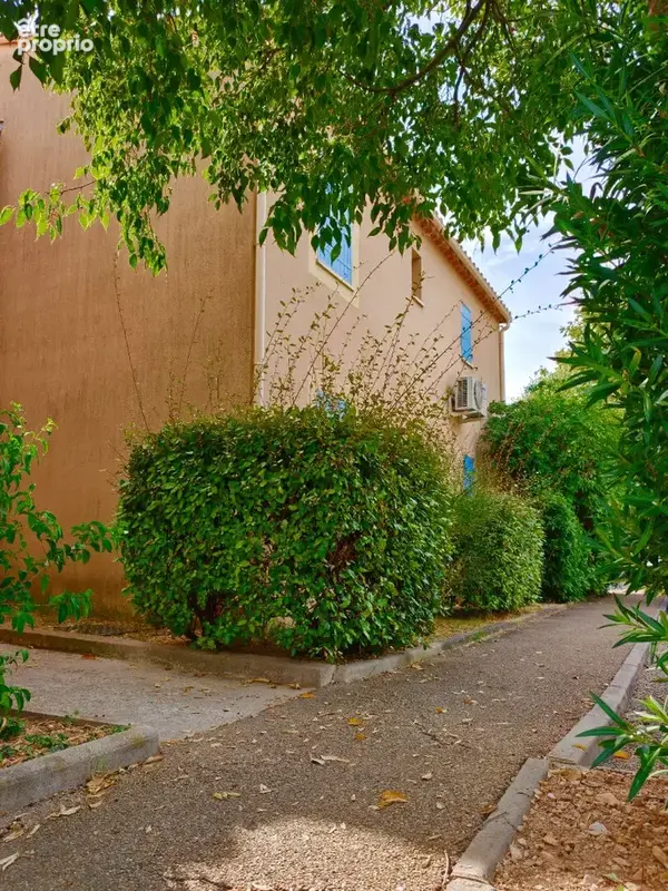 Appartement  meublé sur résidence avec piscine au coeur du village - photo 15