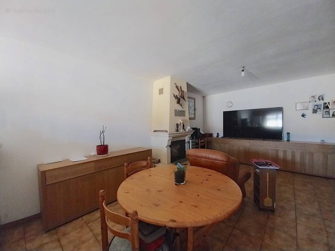 Maison à MONTPEYROUX