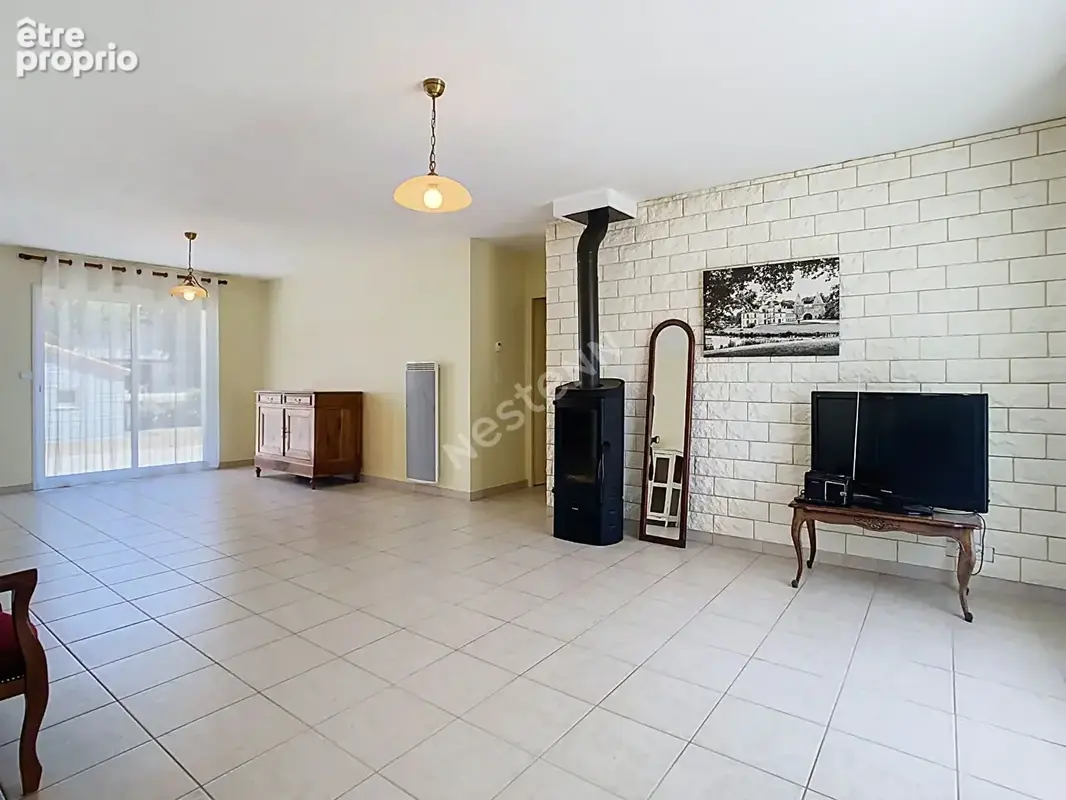 Maison de plain pied de 4 chambres à vendre à Gesté - photo 4