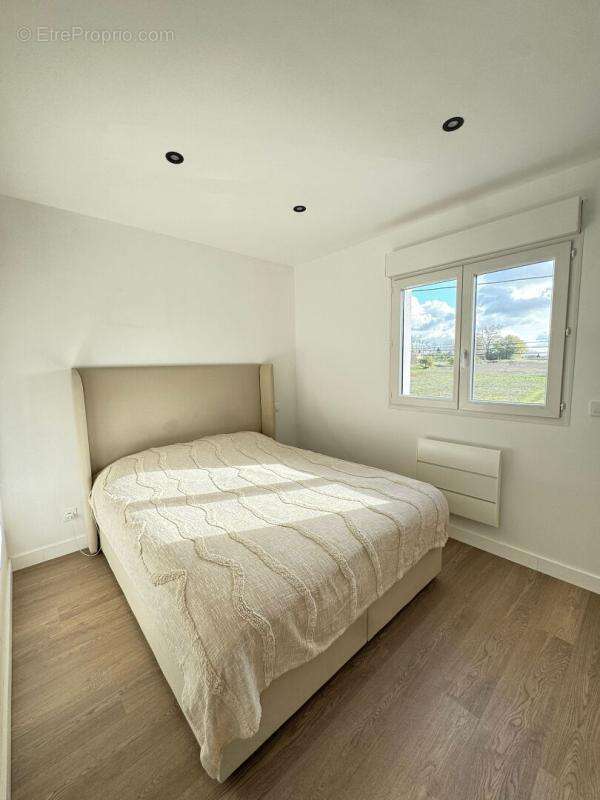 Maison  2025 - R+1 - Saint-laurent -d'arce 4 pièce(s) 88 m2 - 33chambres-285 m2 de Terrain - photo 5