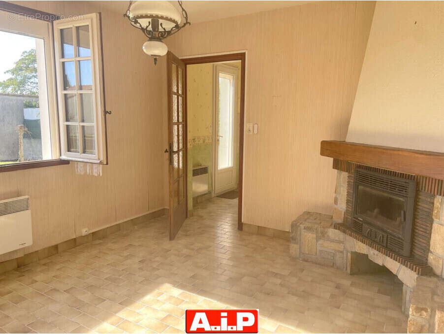 Maison à SAINT-PIERRE-DU-CHEMIN