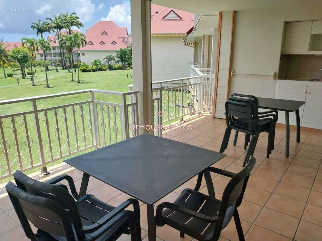 Appartement à SAINTE-LUCE