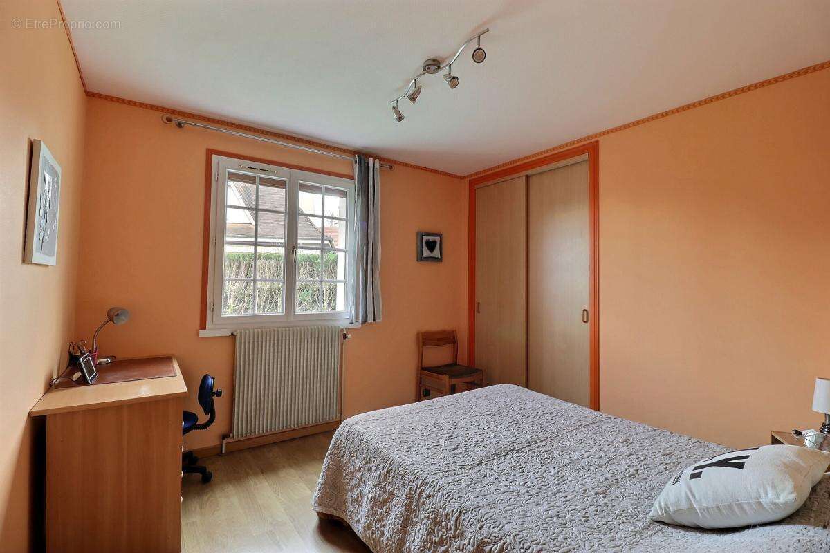 Maison à MANTES-LA-VILLE