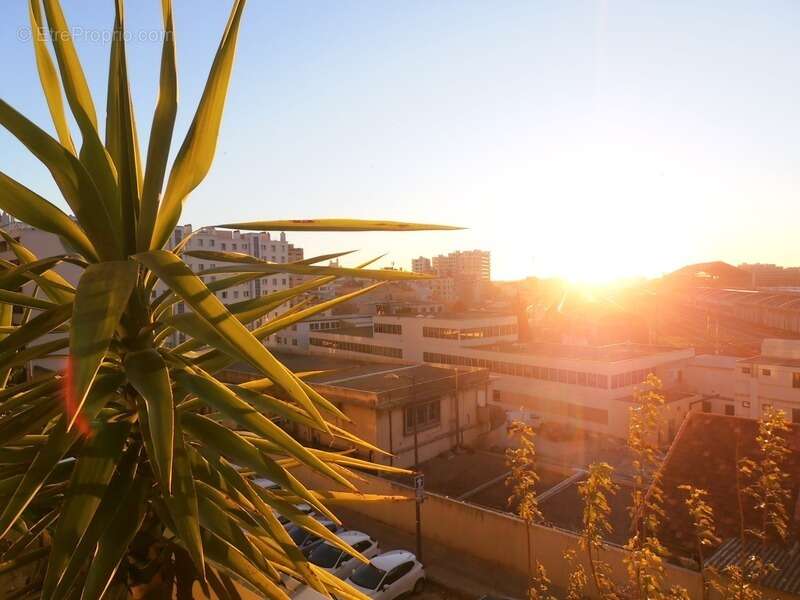 Appartement à MARSEILLE-1E