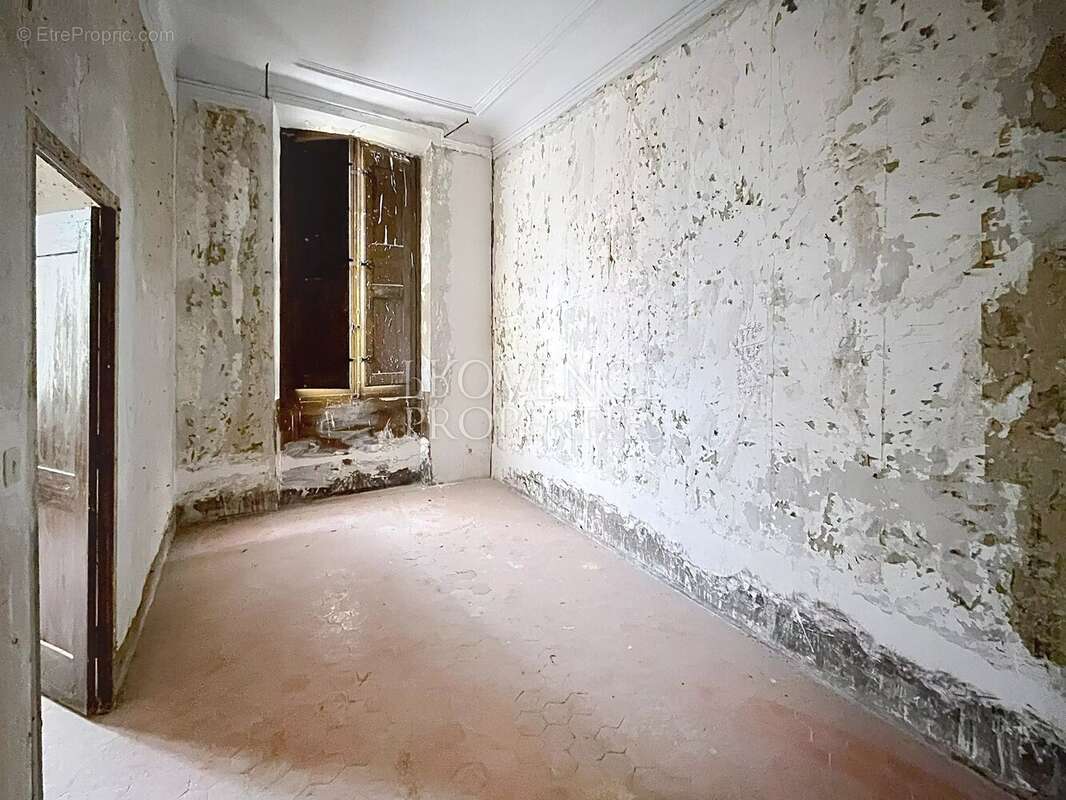 Appartement à COTIGNAC