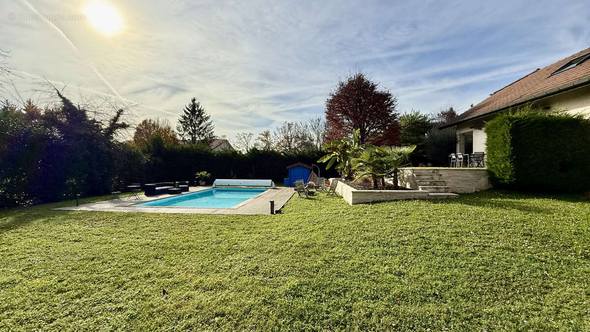 Maison à PREVESSIN-MOENS