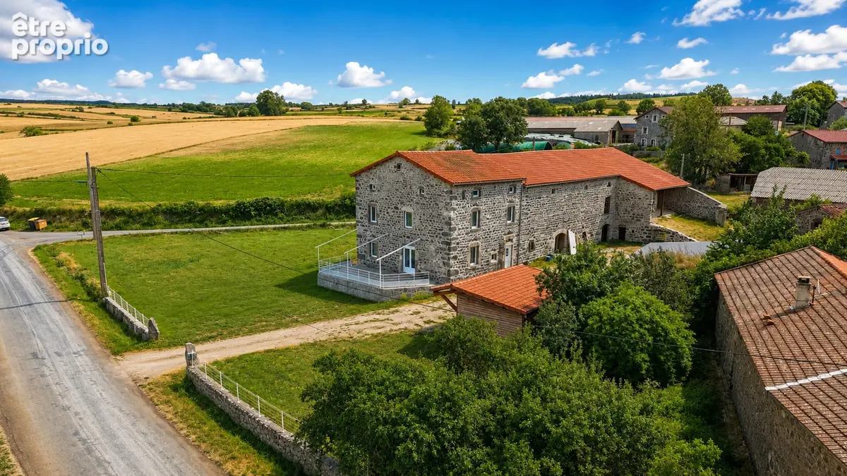 Magnifique corps de ferme rénové avec 5 chambres, dépendances et vue panoramique - photo 2