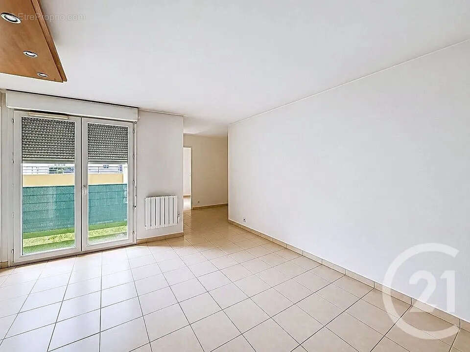 Appartement à COMBS-LA-VILLE