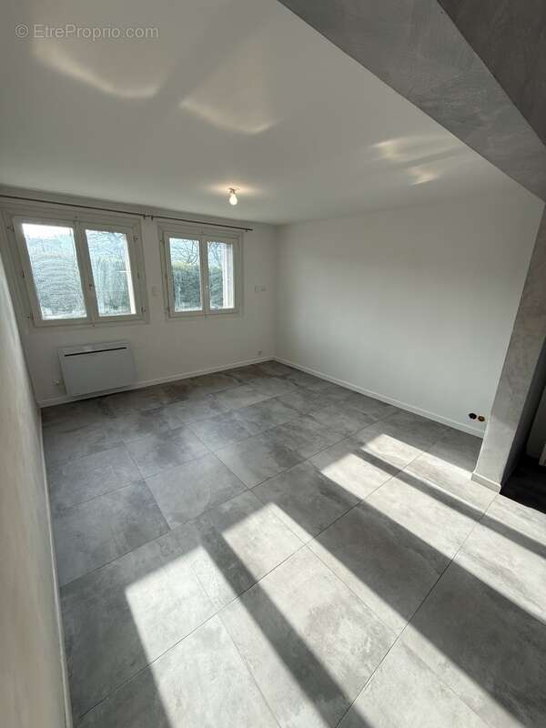 Appartement T2 à vendre VETRAZ MONTHOUX (74) - photo 4