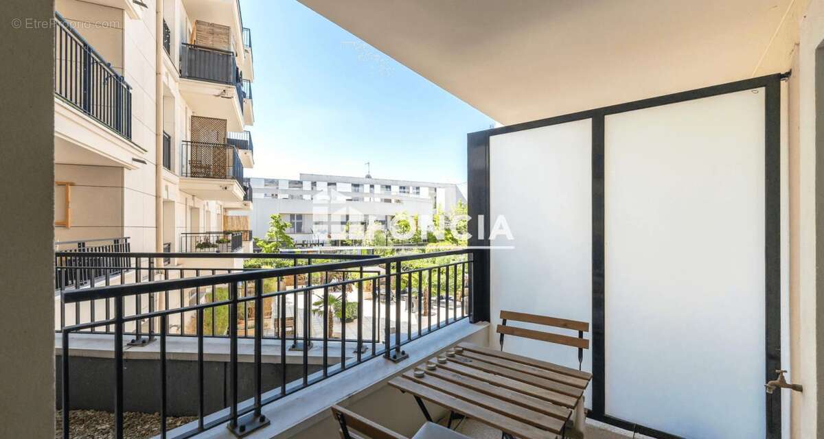 Appartement à LA GARENNE-COLOMBES