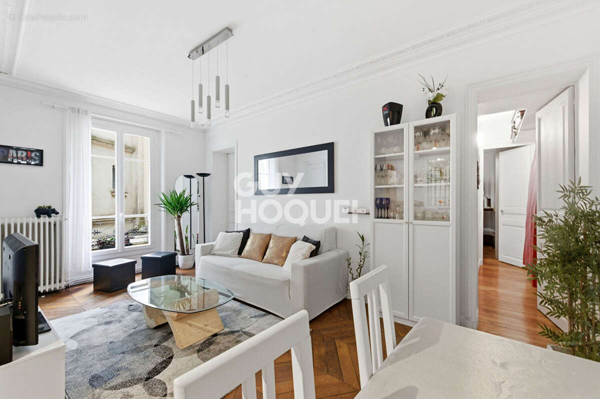 Appartement à PARIS-9E