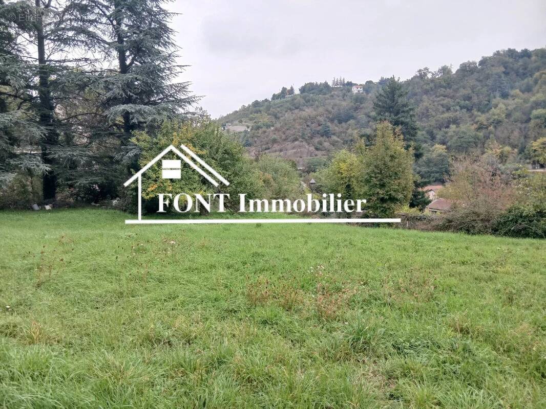 Terrain à CHATEAUNEUF