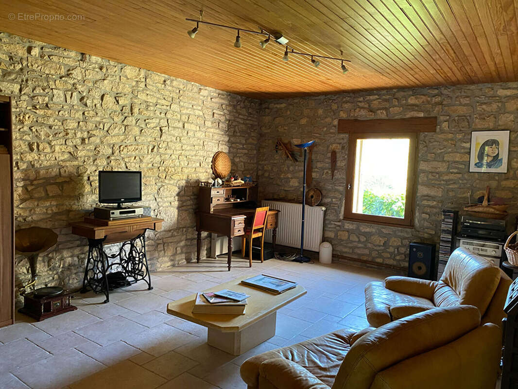 Maison à MOUCHARD