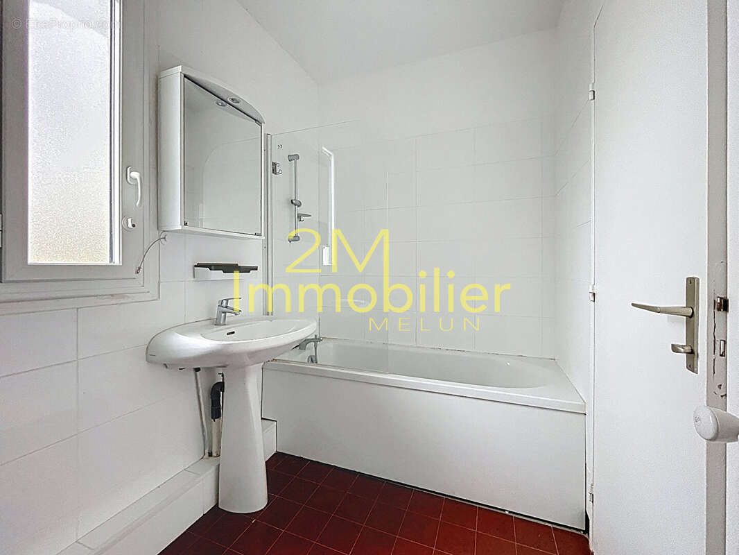 Appartement à VAUX-LE-PENIL