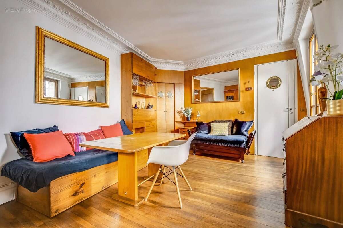 Appartement à PARIS-9E