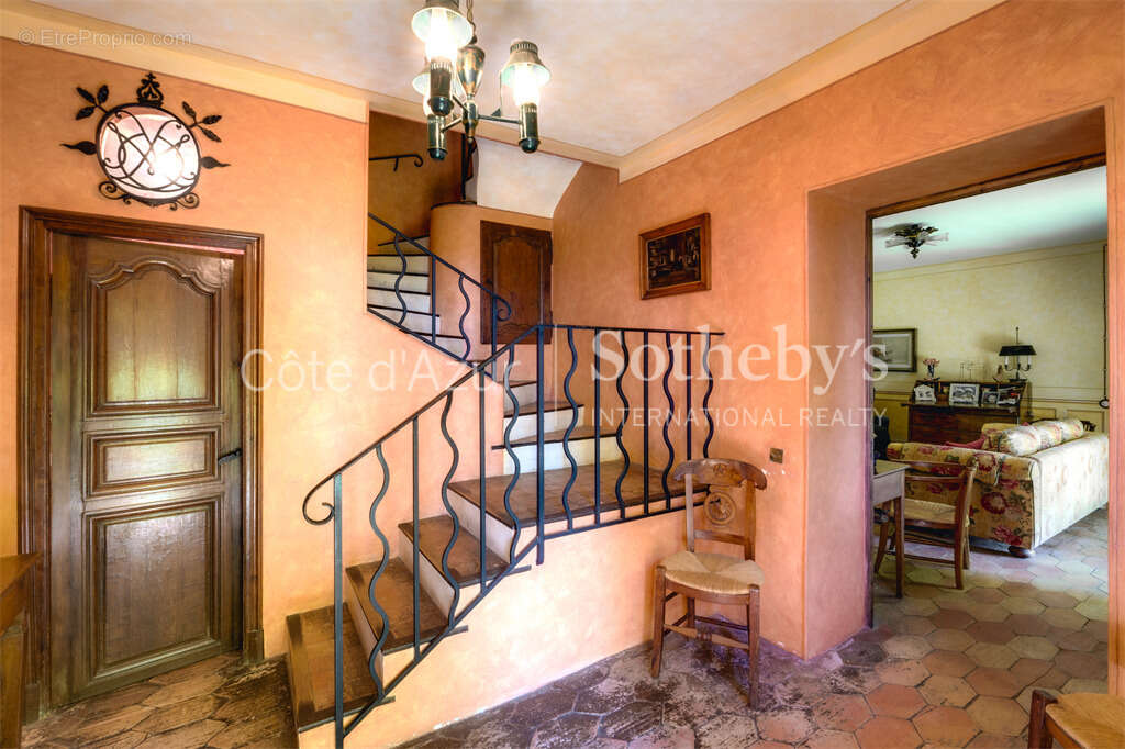 Villa historique, vue panoramique Monaco, jardin luxuriant à Roquebrune-Cap-Martin - photo 8