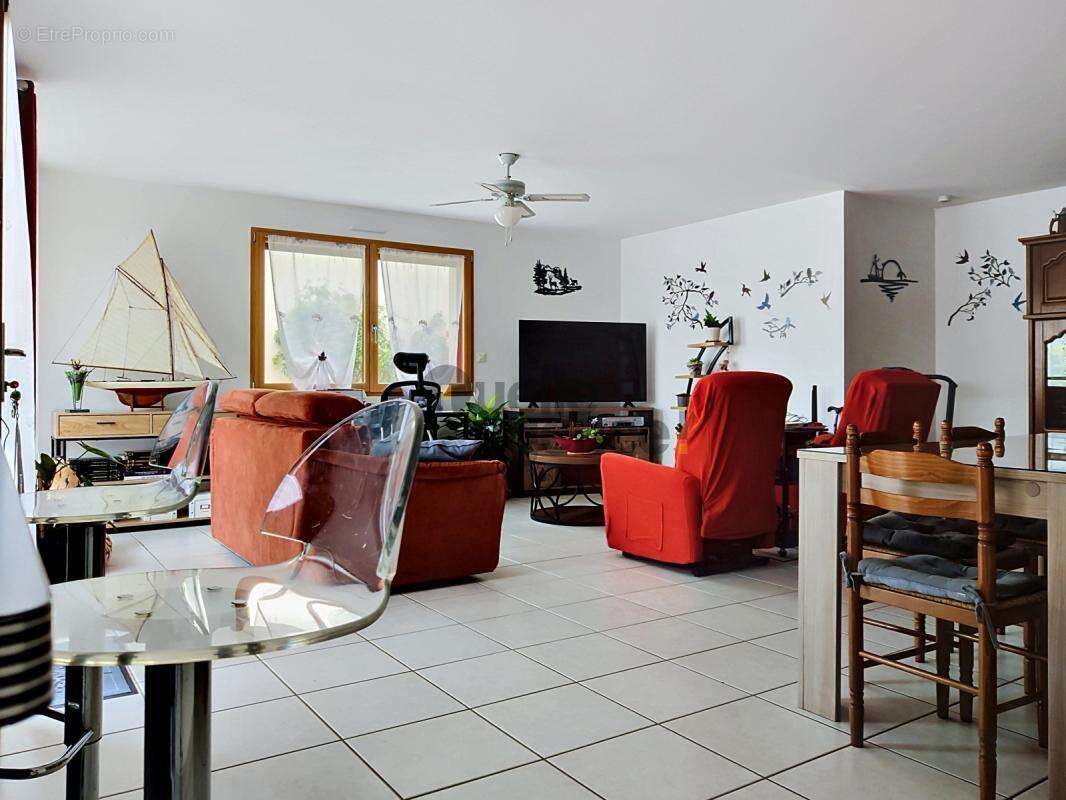 Maison à LE RELECQ-KERHUON