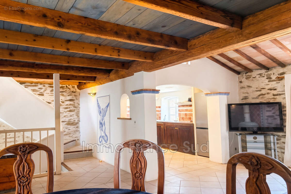 Maison 120 m² à La Garde-Freinet  - photo 6