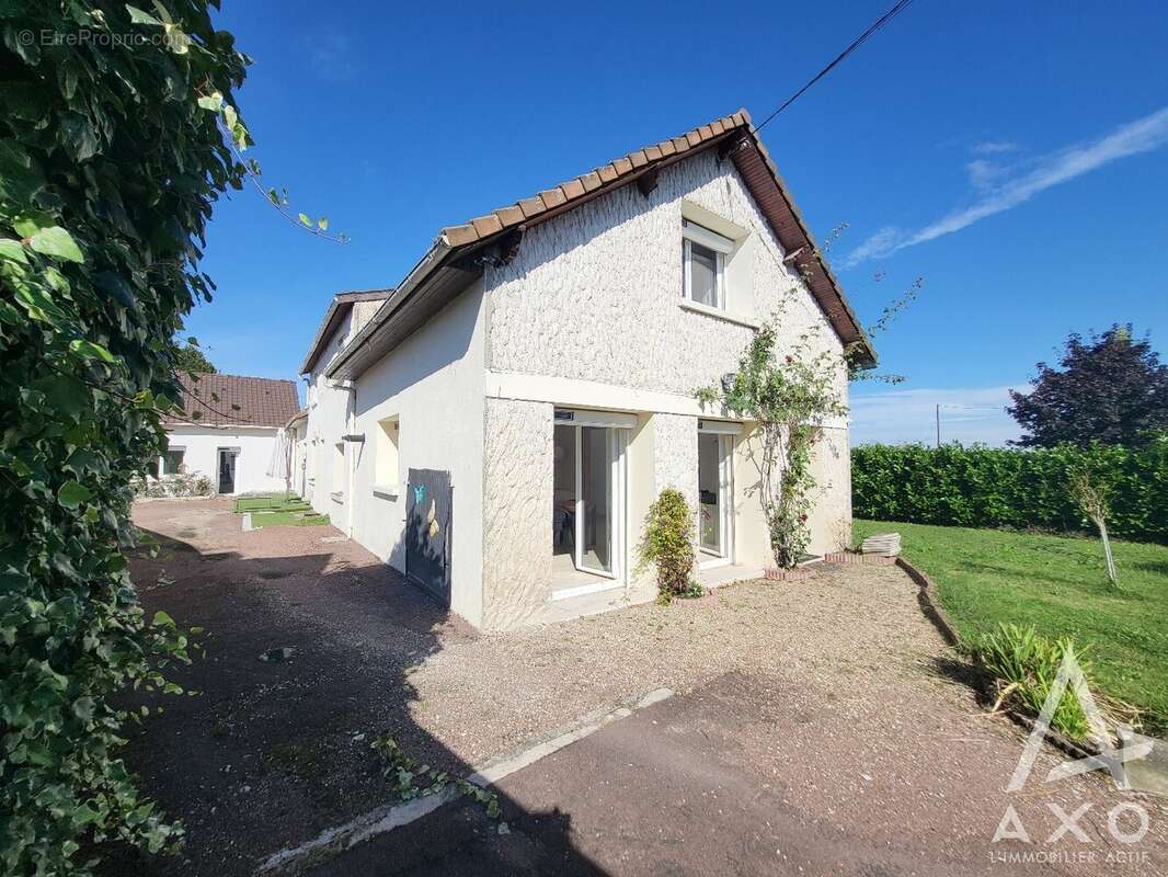 Maison à GIROLLES