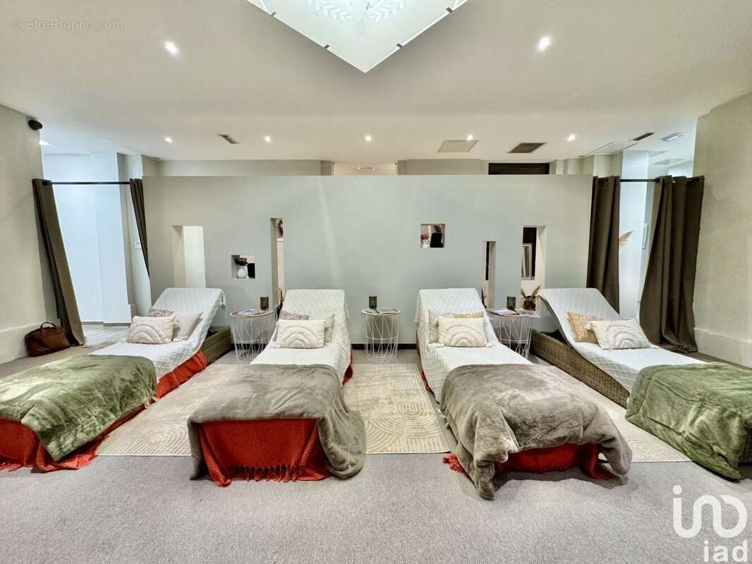 Photo 3 - Commerce à NIMES